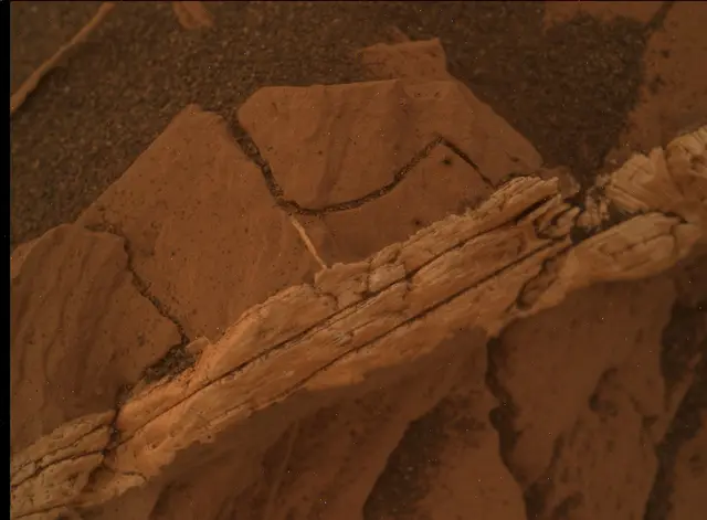 Sol 2083: Mars Hand Lens Imager (MAHLI)