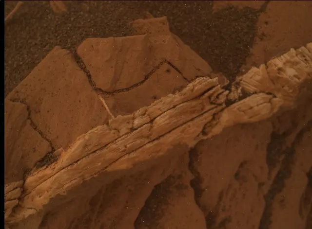 Sol 2083: Mars Hand Lens Imager (MAHLI)