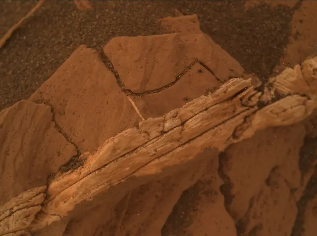 Sol 2083: Mars Hand Lens Imager (MAHLI)