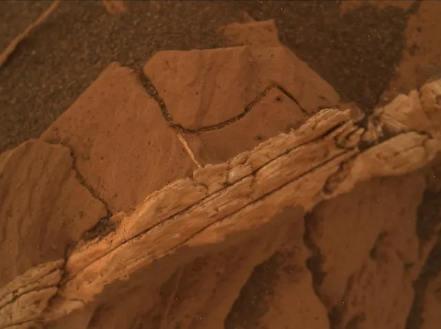 Sol 2083: Mars Hand Lens Imager (MAHLI)