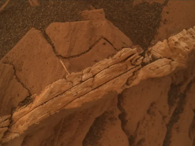 Sol 2083: Mars Hand Lens Imager (MAHLI)