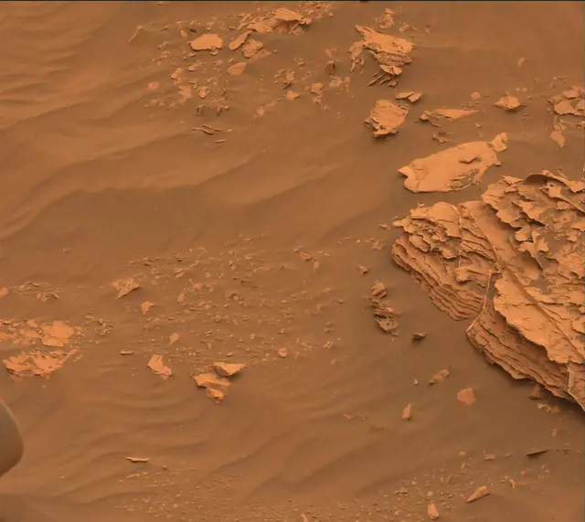 Sol 2089: Mast Camera (Mastcam)