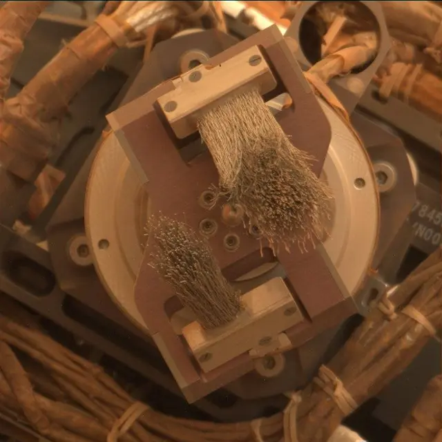 Sol 2090: Mast Camera (Mastcam)