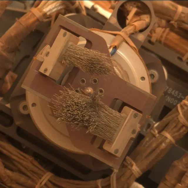 Sol 2090: Mast Camera (Mastcam)