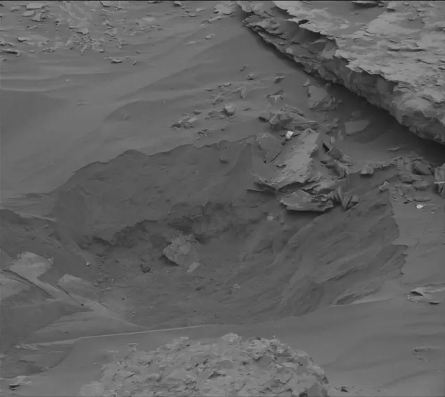 Sol 2091: Mast Camera (Mastcam)