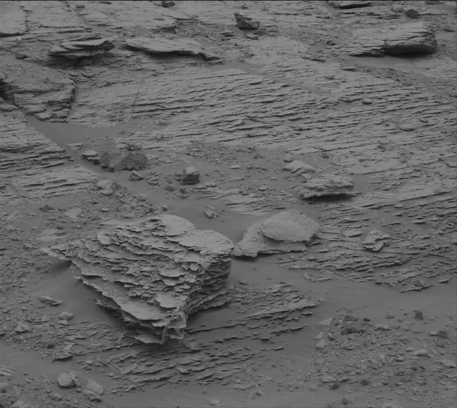 Sol 2092: Mast Camera (Mastcam)