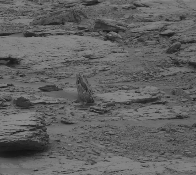 Sol 2093: Mast Camera (Mastcam)