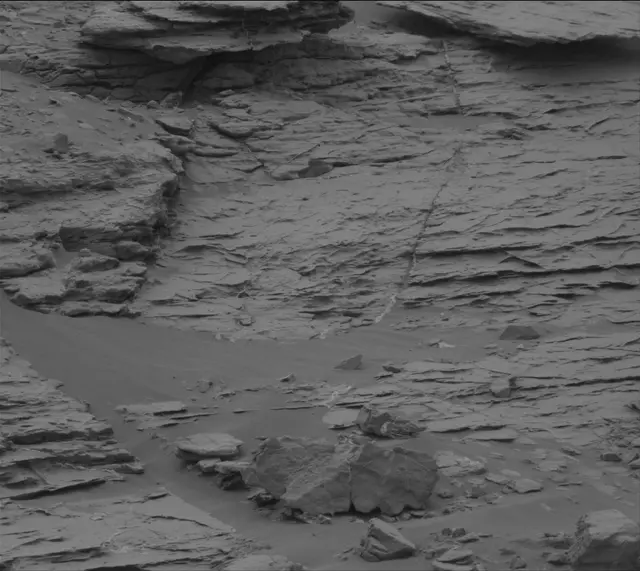 Sol 2093: Mast Camera (Mastcam)
