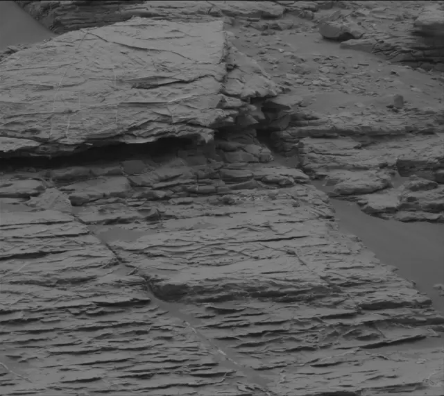 Sol 2093: Mast Camera (Mastcam)