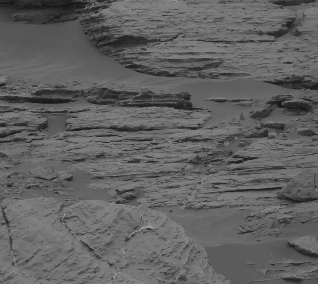 Sol 2093: Mast Camera (Mastcam)