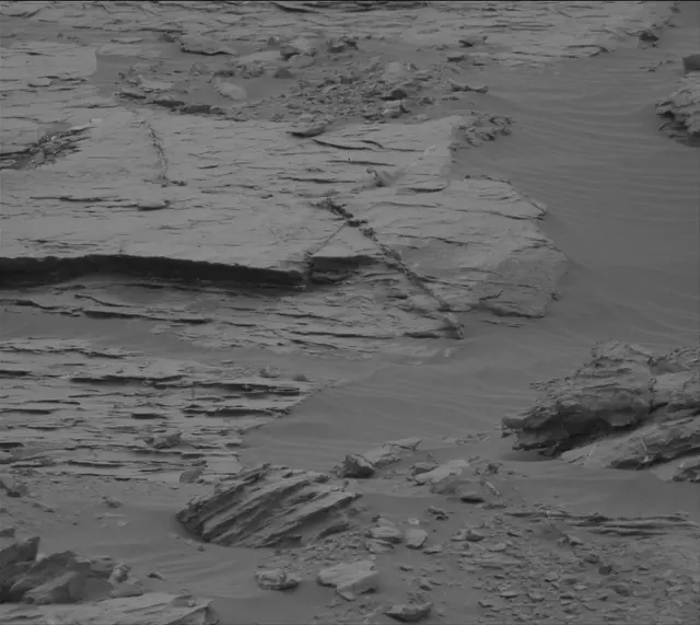 Sol 2093: Mast Camera (Mastcam)