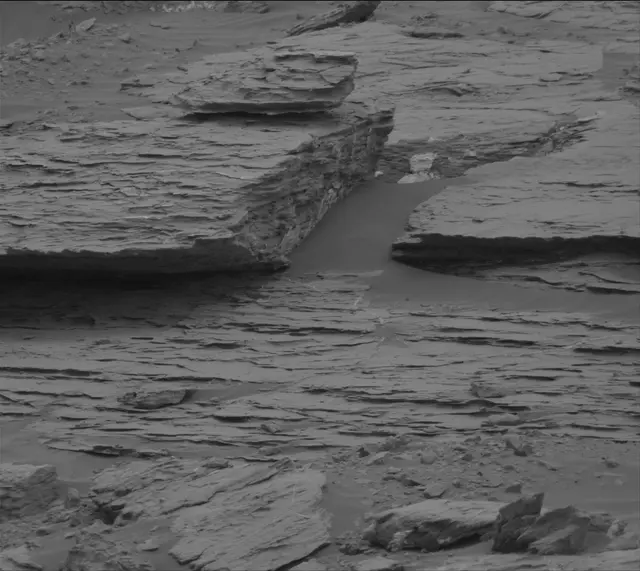 Sol 2093: Mast Camera (Mastcam)