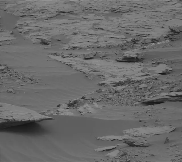 Sol 2093: Mast Camera (Mastcam)