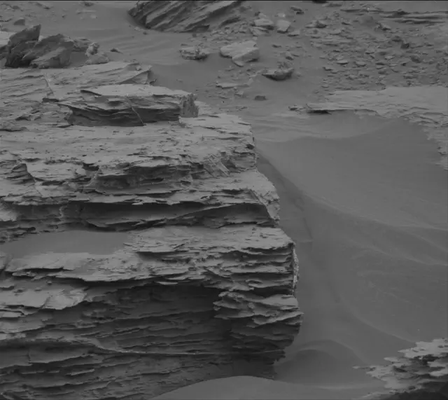 Sol 2093: Mast Camera (Mastcam)
