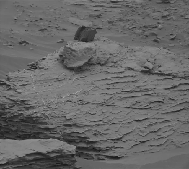 Sol 2093: Mast Camera (Mastcam)