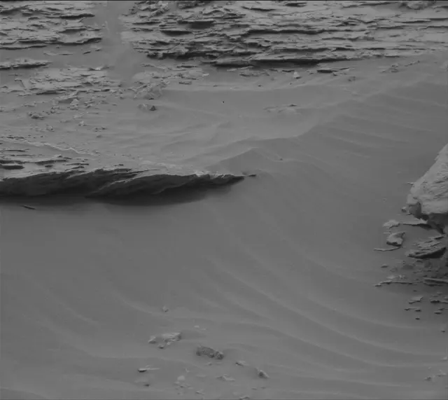 Sol 2093: Mast Camera (Mastcam)