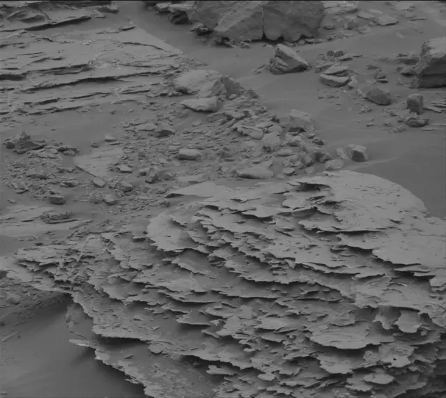 Sol 2093: Mast Camera (Mastcam)