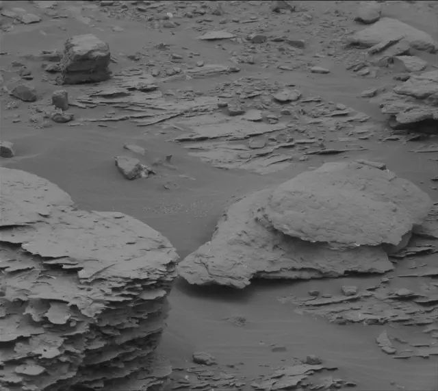 Sol 2093: Mast Camera (Mastcam)
