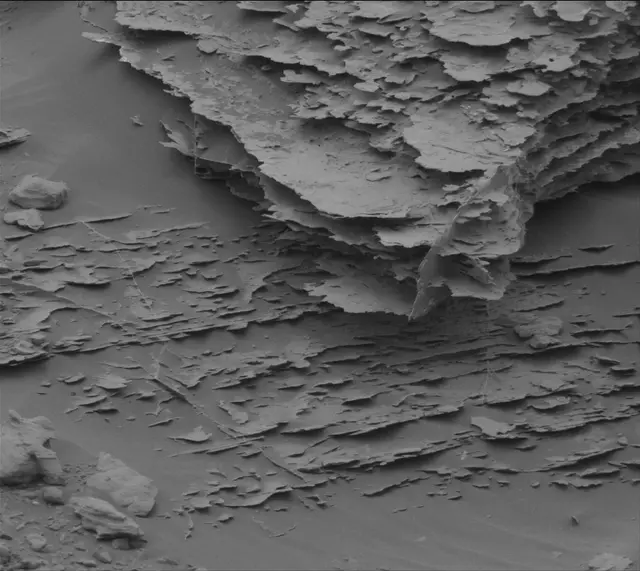 Sol 2093: Mast Camera (Mastcam)