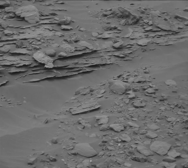 Sol 2093: Mast Camera (Mastcam)