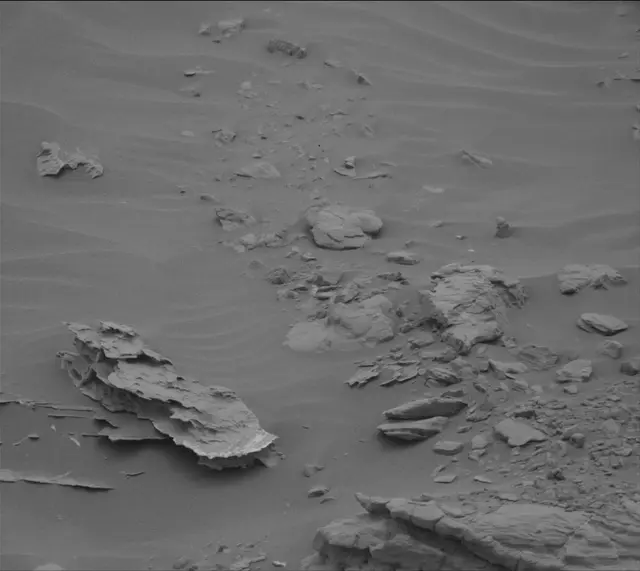 Sol 2093: Mast Camera (Mastcam)