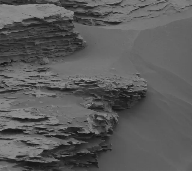 Sol 2093: Mast Camera (Mastcam)