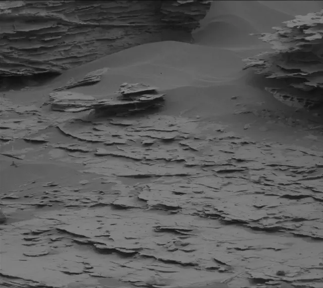 Sol 2093: Mast Camera (Mastcam)