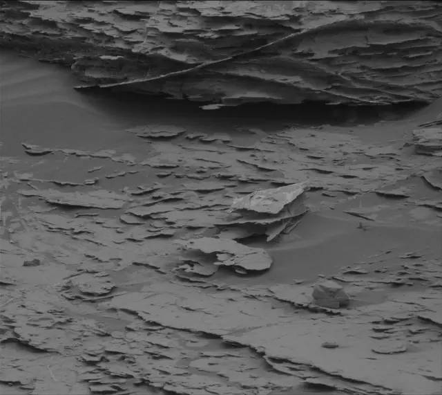 Sol 2093: Mast Camera (Mastcam)
