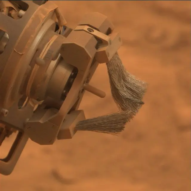 Sol 2100: Mast Camera (Mastcam)
