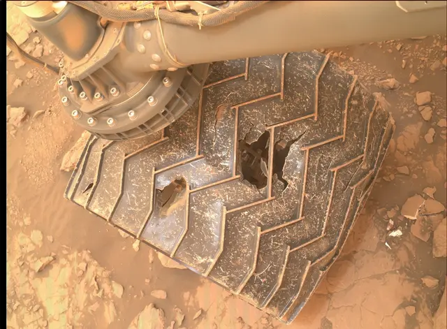 Sol 2115: Mars Hand Lens Imager (MAHLI)