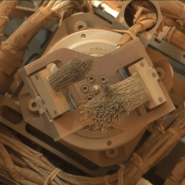 Sol 2121: Mast Camera (Mastcam)