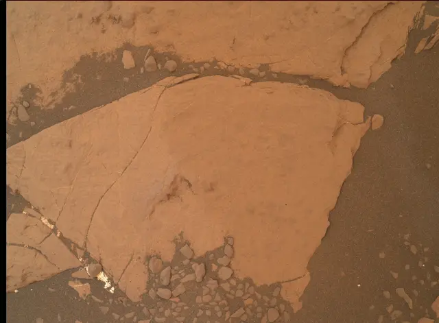 Sol 2122: Mars Hand Lens Imager (MAHLI)