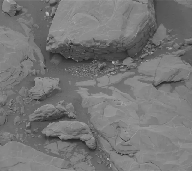 Sol 2128: Mast Camera (Mastcam)