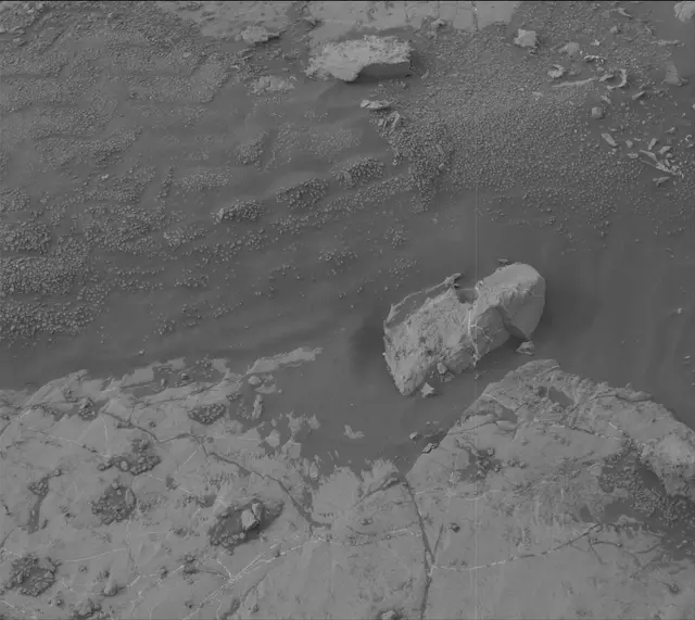 Sol 2132: Mast Camera (Mastcam)