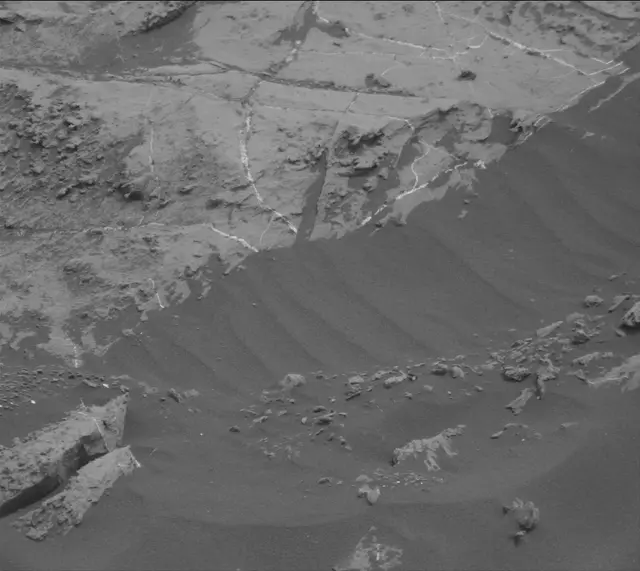 Sol 2138: Mast Camera (Mastcam)