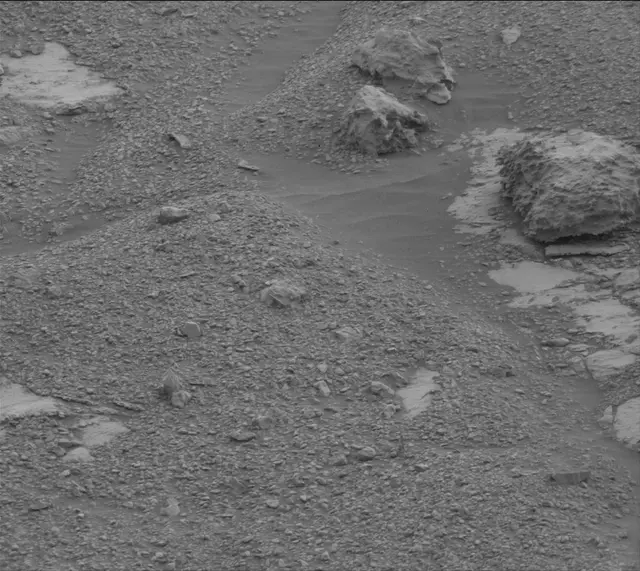 Sol 2146: Mast Camera (Mastcam)