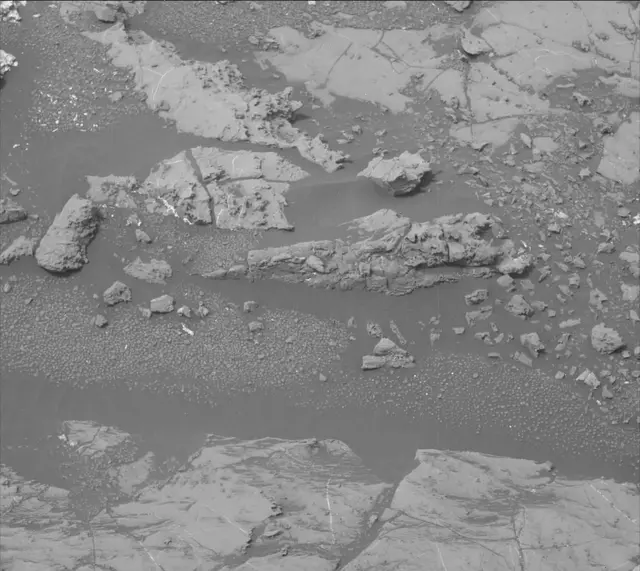 Sol 2147: Mast Camera (Mastcam)