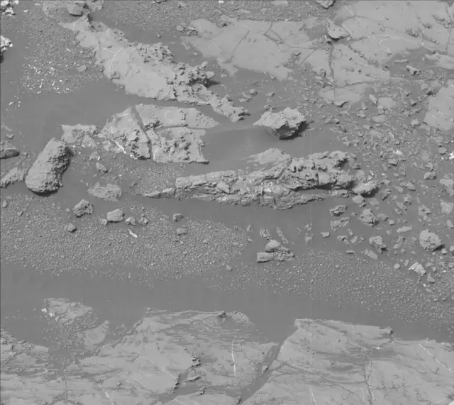 Sol 2147: Mast Camera (Mastcam)