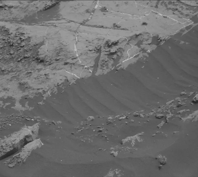 Sol 2147: Mast Camera (Mastcam)