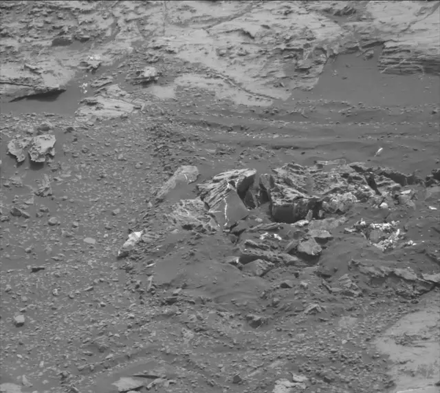 Sol 2147: Mast Camera (Mastcam)
