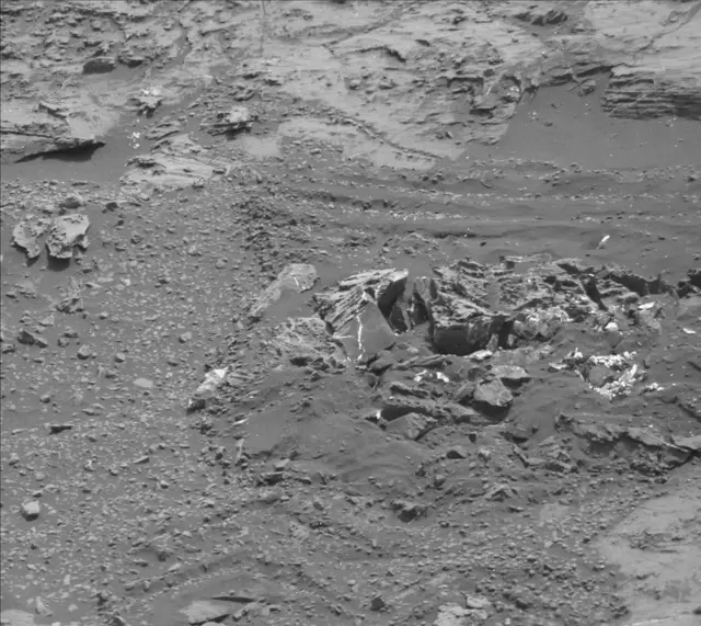 Sol 2147: Mast Camera (Mastcam)