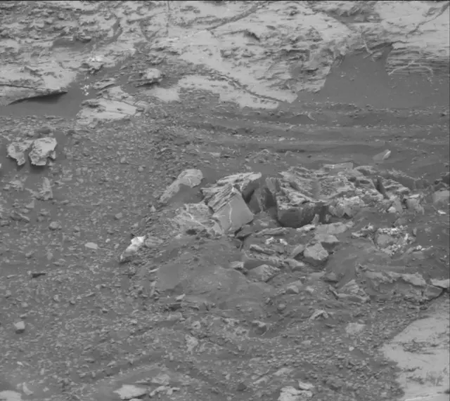 Sol 2147: Mast Camera (Mastcam)