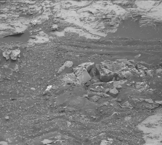 Sol 2147: Mast Camera (Mastcam)