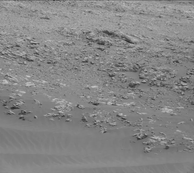 Sol 2163: Mast Camera (Mastcam)