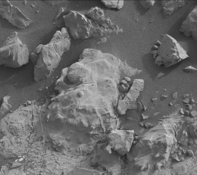 Sol 2163: Mast Camera (Mastcam)