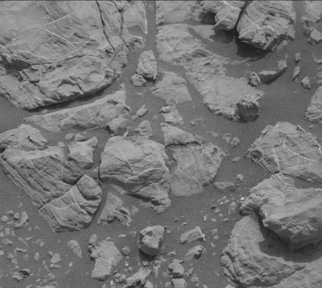Sol 2165: Mast Camera (Mastcam)