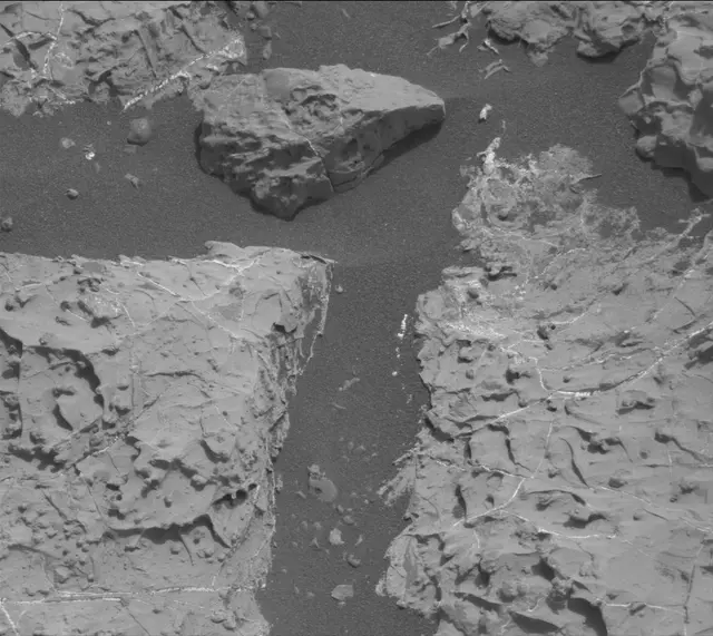 Sol 2165: Mast Camera (Mastcam)
