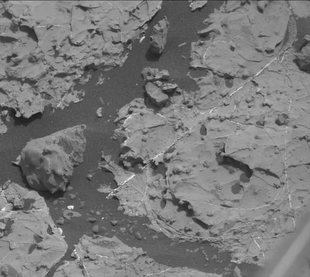 Sol 2165: Mast Camera (Mastcam)