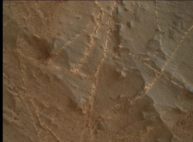 Sol 2168: Mars Hand Lens Imager (MAHLI)