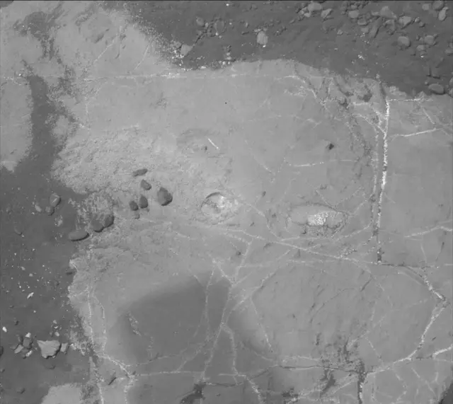 Sol 2171: Mast Camera (Mastcam)